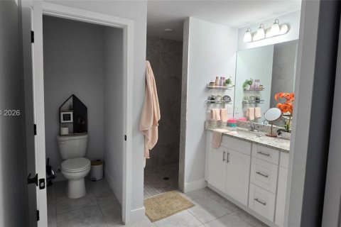 House in Lehigh Acres, Florida 4 bedrooms № 2068883 - photo 3