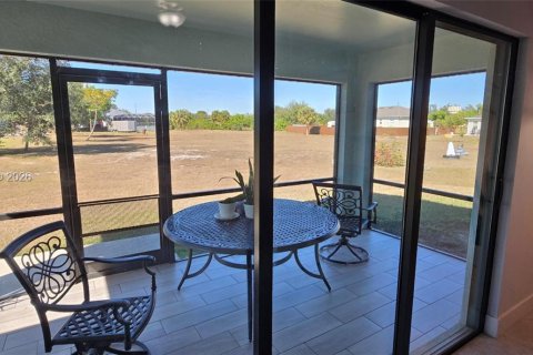 House in Lehigh Acres, Florida 4 bedrooms № 2068883 - photo 12