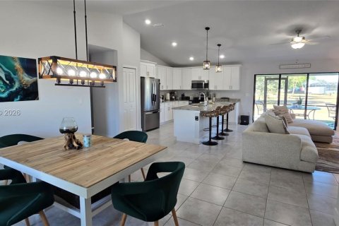 House in Lehigh Acres, Florida 4 bedrooms № 2068883 - photo 2