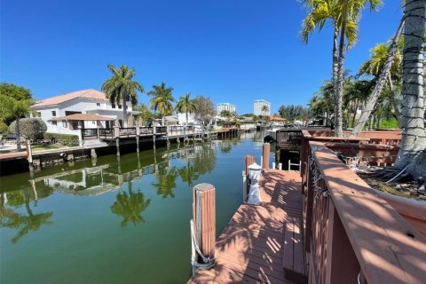 Villa ou maison à louer à Hollywood, Floride: 4 chambres, 365.29 m2 № 2286438 - photo 3