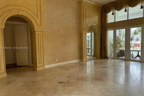 Villa ou maison à louer à Hollywood, Floride: 4 chambres, 365.29 m2 № 2286438 - photo 6