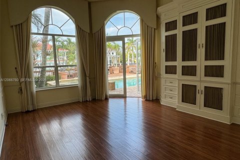 Villa ou maison à louer à Hollywood, Floride: 4 chambres, 365.29 m2 № 2286438 - photo 11