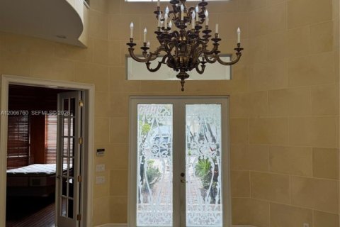 Villa ou maison à louer à Hollywood, Floride: 4 chambres, 365.29 m2 № 2286438 - photo 5