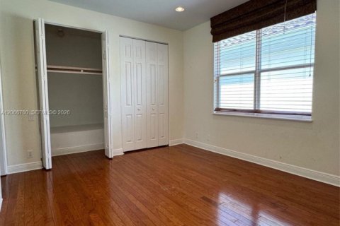 Villa ou maison à louer à Hollywood, Floride: 4 chambres, 365.29 m2 № 2286438 - photo 30