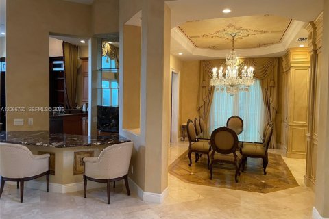 Villa ou maison à louer à Hollywood, Floride: 4 chambres, 365.29 m2 № 2286438 - photo 17