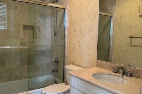 Villa ou maison à louer à Hollywood, Floride: 4 chambres, 365.29 m2 № 2286438 - photo 29