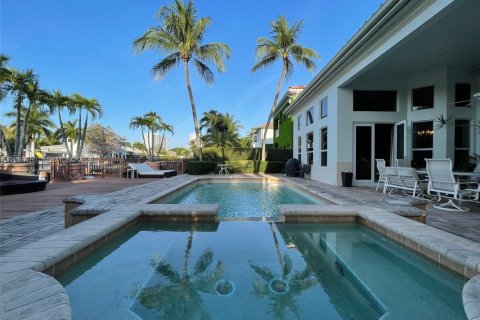 Villa ou maison à Hollywood, Floride 4 chambres, 365.29 m2 № 2286438