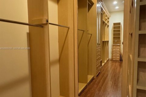 Villa ou maison à louer à Hollywood, Floride: 4 chambres, 365.29 m2 № 2286438 - photo 14