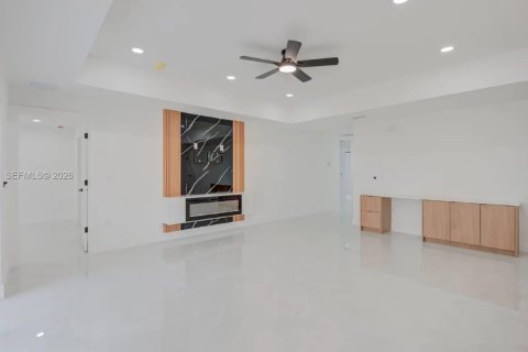 Casa en venta en Lehigh Acres, Florida, 3 dormitorios, 132.94 m2 № 2351006 - foto 5