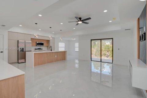Casa en venta en Lehigh Acres, Florida, 3 dormitorios, 132.94 m2 № 2351006 - foto 8