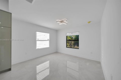 Casa en venta en Lehigh Acres, Florida, 3 dormitorios, 132.94 m2 № 2351006 - foto 14