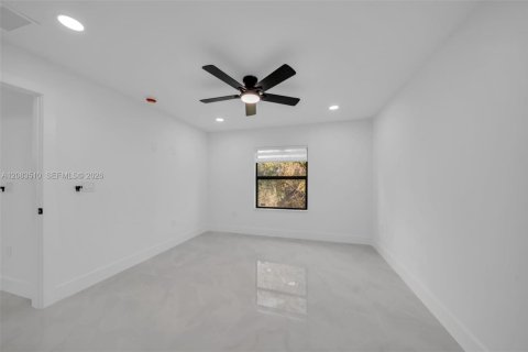 Casa en venta en Lehigh Acres, Florida, 3 dormitorios, 132.94 m2 № 2351006 - foto 15