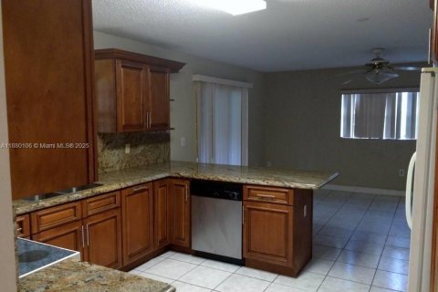 Villa ou maison à louer à Palmetto Bay, Floride: 4 chambres № 1977964 - photo 4