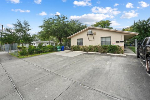 Commercial property in Fort Lauderdale, Florida 168.9 sq.m. № 2154278 - photo 5