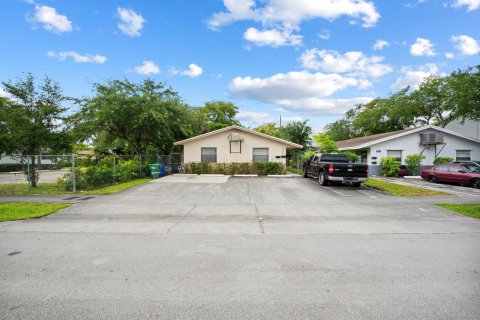 Commercial property in Fort Lauderdale, Florida 168.9 sq.m. № 2154278