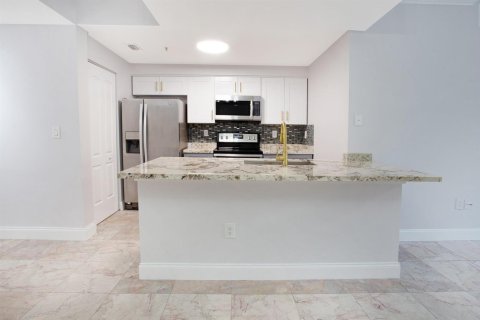 Condominio en venta en Coral Springs, Florida, 3 dormitorios, 122.17 m2 № 2195053 - foto 2