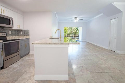 Condominio en venta en Coral Springs, Florida, 3 dormitorios, 122.17 m2 № 2195053 - foto 4
