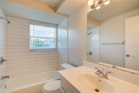 House in Port Charlotte, Florida 3 bedrooms, 138.24 sq.m. № 1829186 - photo 25