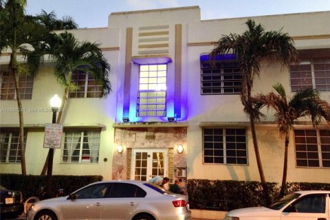 Condominio en venta en Miami Beach, Florida, 1 habitación, 34.37 m2 № 1995113 - foto 10