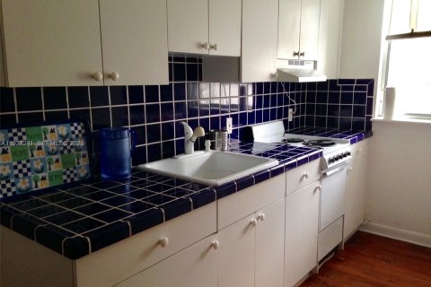 Condominio en venta en Miami Beach, Florida, 1 habitación, 34.37 m2 № 1995113 - foto 5