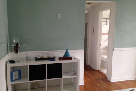 Condominio en venta en Miami Beach, Florida, 1 habitación, 34.37 m2 № 1995113 - foto 8