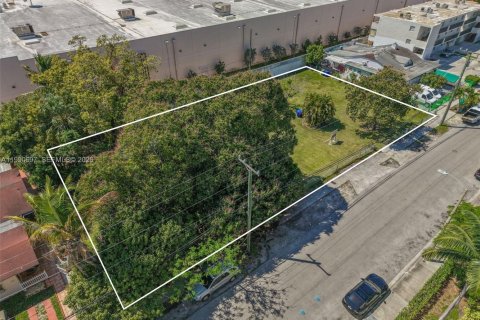 Купить коммерческую недвижимость в Майами, Флорида № 2057439 - фото 18