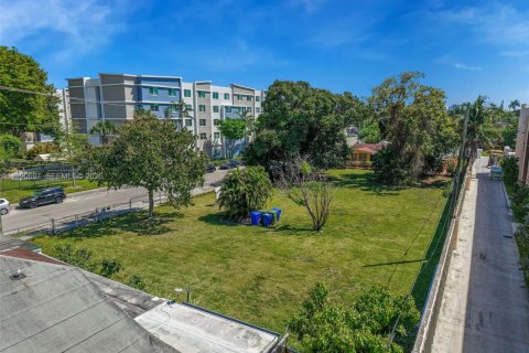 Купить коммерческую недвижимость в Майами, Флорида № 2057439 - фото 11