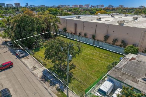 Купить коммерческую недвижимость в Майами, Флорида № 2057439 - фото 9