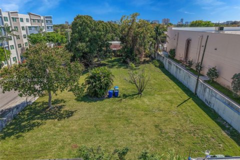 Купить коммерческую недвижимость в Майами, Флорида № 2057439 - фото 19