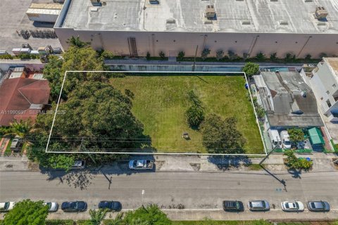 Купить коммерческую недвижимость в Майами, Флорида № 2057439 - фото 7