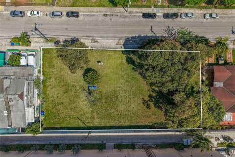 Купить коммерческую недвижимость в Майами, Флорида № 2057439 - фото 13