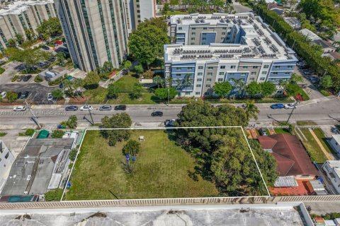 Купить коммерческую недвижимость в Майами, Флорида № 2057439 - фото 5
