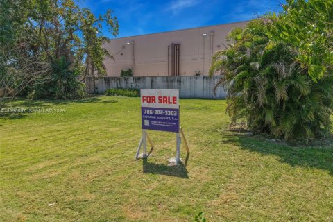 Купить коммерческую недвижимость в Майами, Флорида № 2057439 - фото 20