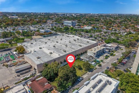 Купить коммерческую недвижимость в Майами, Флорида № 2057439 - фото 6