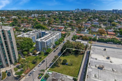 Купить коммерческую недвижимость в Майами, Флорида № 2057439 - фото 15