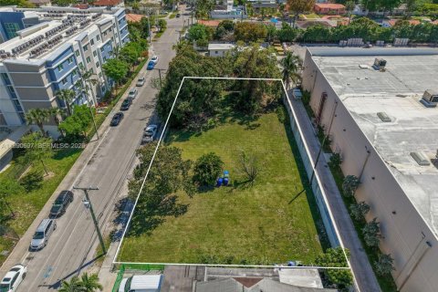 Купить коммерческую недвижимость в Майами, Флорида № 2057439 - фото 4