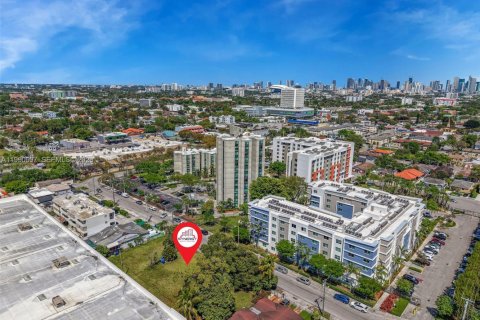 Коммерческая недвижимость в Майами, Флорида № 2057439