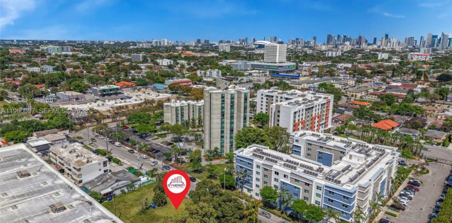 Коммерческая недвижимость в Майами, Флорида № 2057439