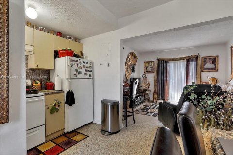 Commercial property in Miami, Florida № 1958367 - photo 5