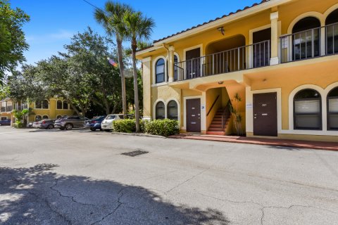 Commercial property in Boca Raton, Florida № 1222473