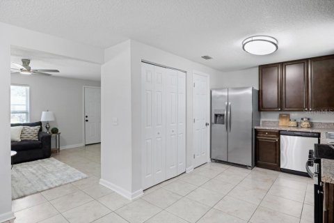House in Jacksonville, Florida 4 bedrooms, 154.03 sq.m. № 2224993 - photo 11