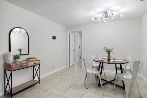 House in Jacksonville, Florida 4 bedrooms, 154.03 sq.m. № 2224993 - photo 13