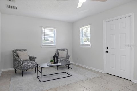 House in Jacksonville, Florida 4 bedrooms, 154.03 sq.m. № 2224993 - photo 21