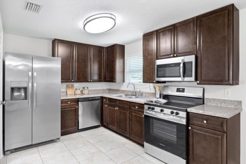 House in Jacksonville, Florida 4 bedrooms, 154.03 sq.m. № 2224993 - photo 10