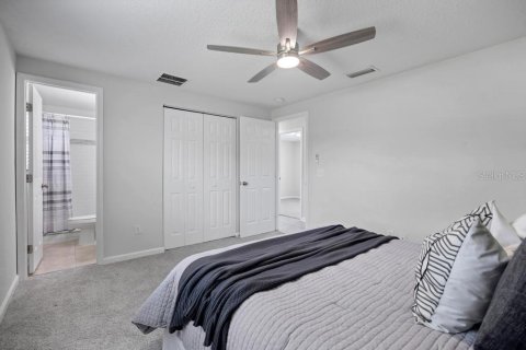 House in Jacksonville, Florida 4 bedrooms, 154.03 sq.m. № 2224993 - photo 15