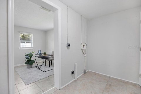 House in Jacksonville, Florida 4 bedrooms, 154.03 sq.m. № 2224993 - photo 24