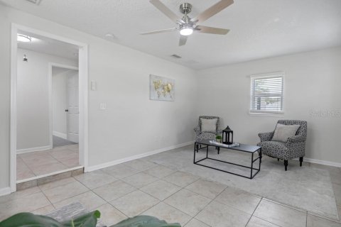 House in Jacksonville, Florida 4 bedrooms, 154.03 sq.m. № 2224993 - photo 23