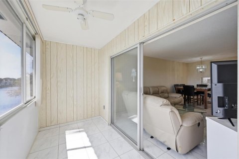 Copropriété à vendre à Fort Lauderdale, Floride: 2 chambres, 78.97 m2 № 2084529 - photo 15