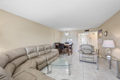 Copropriété à vendre à Fort Lauderdale, Floride: 2 chambres, 78.97 m2 № 2084529 - photo 9