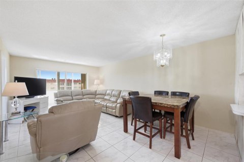 Copropriété à vendre à Fort Lauderdale, Floride: 2 chambres, 78.97 m2 № 2084529 - photo 7